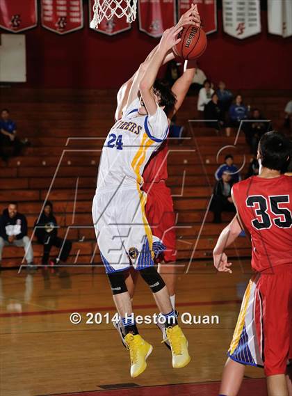 Thumbnail 3 in Benicia vs. Oak Hills (MaxPreps Holiday Classic) photogallery.