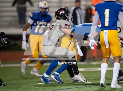 Thumbnail 1 in Clemens vs Bowie (UIL 6A Bi-District Playoff) photogallery.