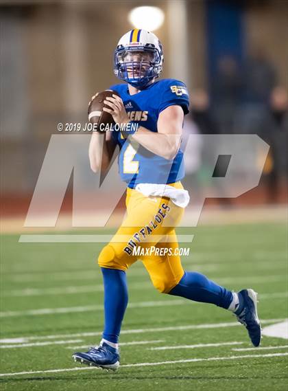 Thumbnail 1 in Clemens vs Bowie (UIL 6A Bi-District Playoff) photogallery.