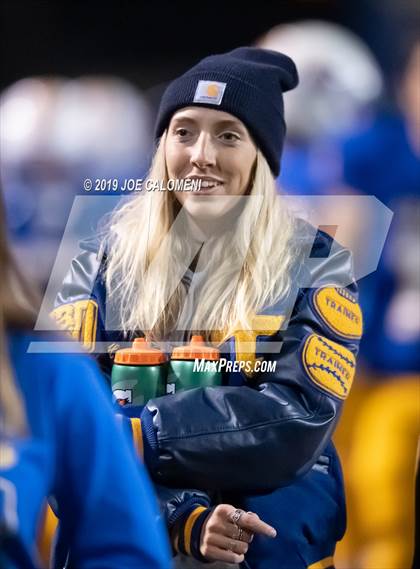 Thumbnail 2 in Clemens vs Bowie (UIL 6A Bi-District Playoff) photogallery.