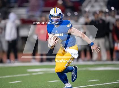 Thumbnail 3 in Clemens vs Bowie (UIL 6A Bi-District Playoff) photogallery.