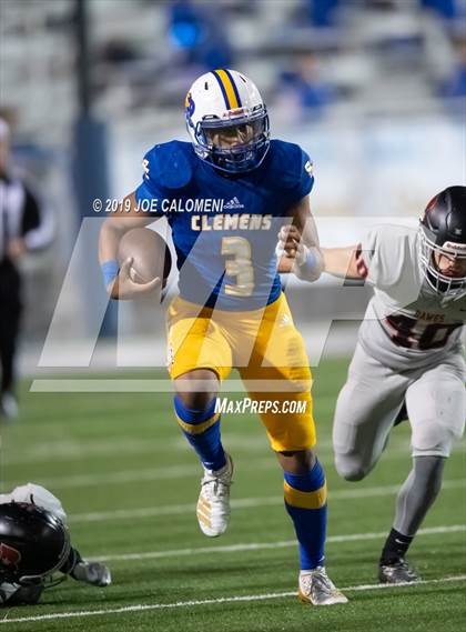 Thumbnail 2 in Clemens vs Bowie (UIL 6A Bi-District Playoff) photogallery.