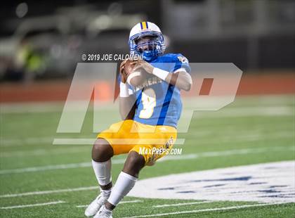 Thumbnail 1 in Clemens vs Bowie (UIL 6A Bi-District Playoff) photogallery.