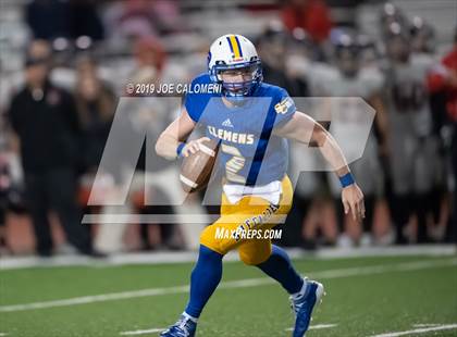 Thumbnail 1 in Clemens vs Bowie (UIL 6A Bi-District Playoff) photogallery.