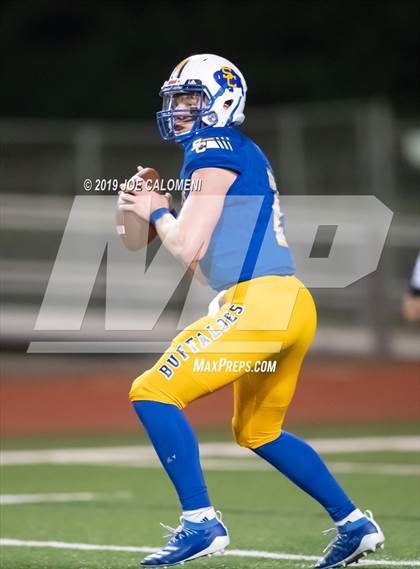 Thumbnail 1 in Clemens vs Bowie (UIL 6A Bi-District Playoff) photogallery.