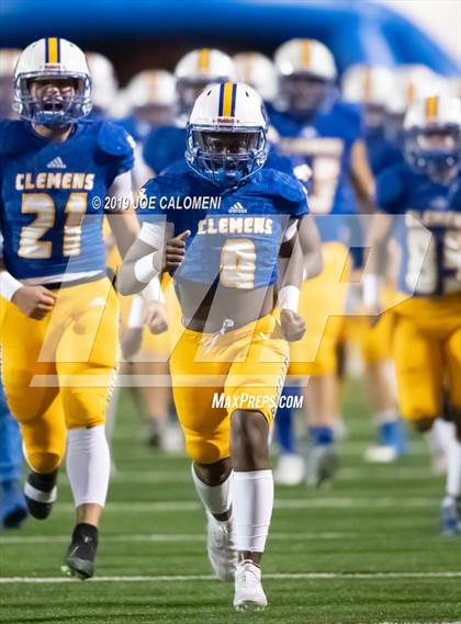Thumbnail 2 in Clemens vs Bowie (UIL 6A Bi-District Playoff) photogallery.
