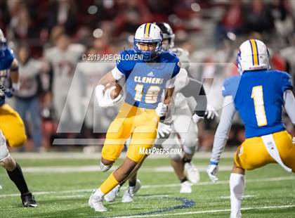 Thumbnail 1 in Clemens vs Bowie (UIL 6A Bi-District Playoff) photogallery.