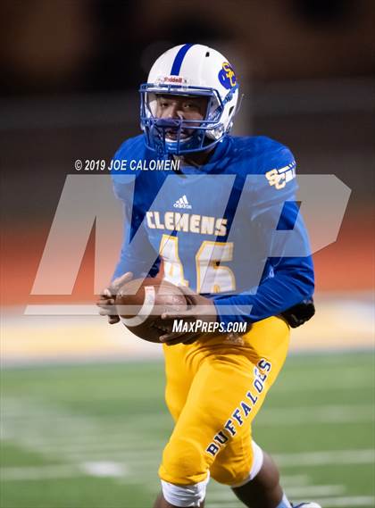 Thumbnail 1 in Clemens vs Bowie (UIL 6A Bi-District Playoff) photogallery.