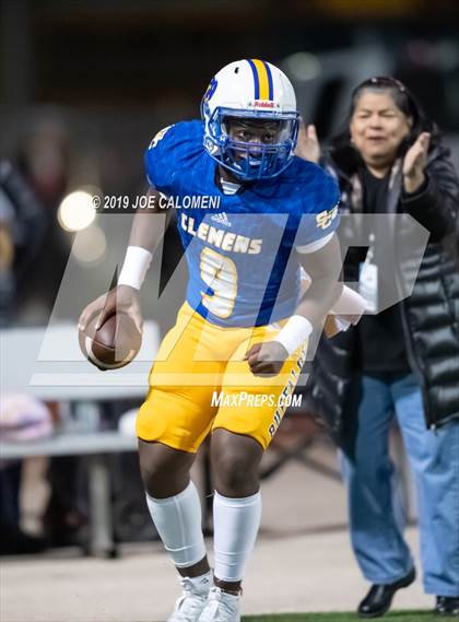 Thumbnail 2 in Clemens vs Bowie (UIL 6A Bi-District Playoff) photogallery.
