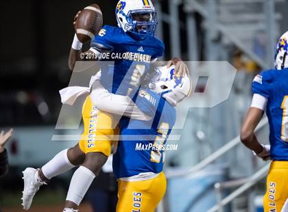Thumbnail 2 in Clemens vs Bowie (UIL 6A Bi-District Playoff) photogallery.