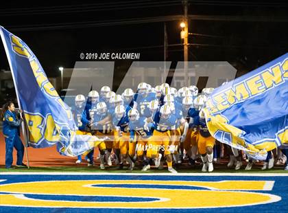 Thumbnail 1 in Clemens vs Bowie (UIL 6A Bi-District Playoff) photogallery.