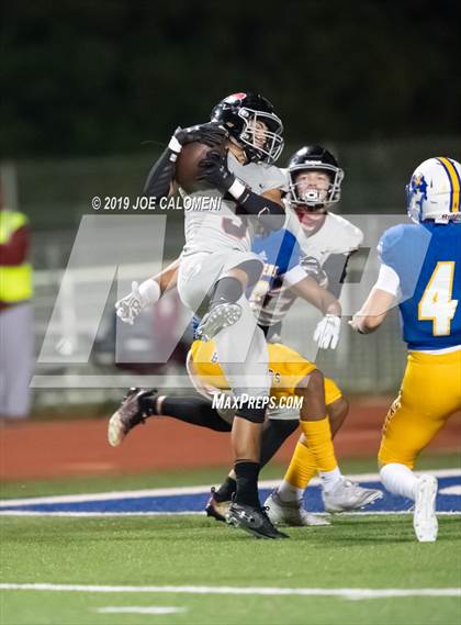 Thumbnail 1 in Clemens vs Bowie (UIL 6A Bi-District Playoff) photogallery.