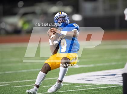 Thumbnail 2 in Clemens vs Bowie (UIL 6A Bi-District Playoff) photogallery.