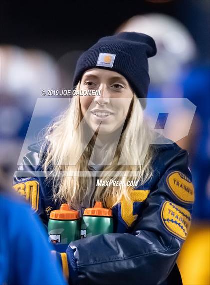 Thumbnail 1 in Clemens vs Bowie (UIL 6A Bi-District Playoff) photogallery.