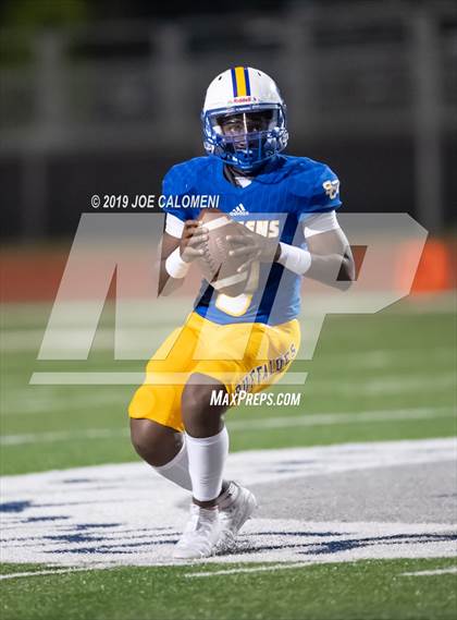 Thumbnail 3 in Clemens vs Bowie (UIL 6A Bi-District Playoff) photogallery.
