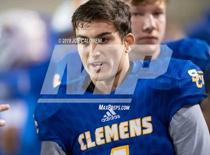Thumbnail 1 in Clemens vs Bowie (UIL 6A Bi-District Playoff) photogallery.
