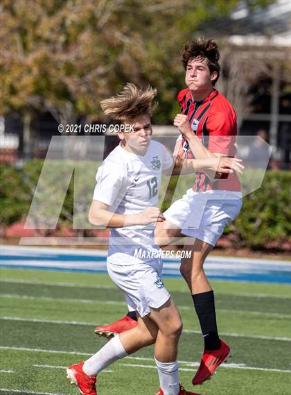 Thumbnail 2 in Tampa Prep vs. Tampa Catholic photogallery.