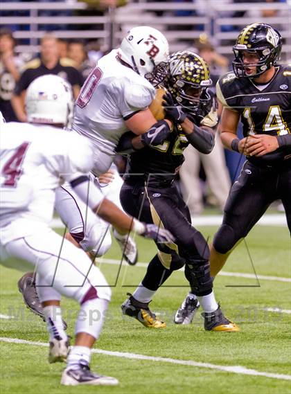 Thumbnail 2 in Flour Bluff vs. Calhoun (UIL 4A D2 Region 4 Area Playoff) photogallery.
