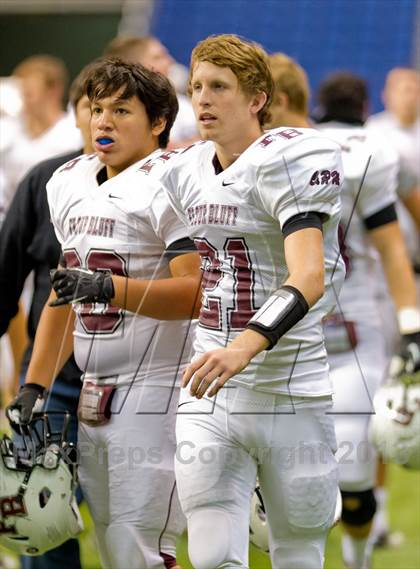 Thumbnail 3 in Flour Bluff vs. Calhoun (UIL 4A D2 Region 4 Area Playoff) photogallery.