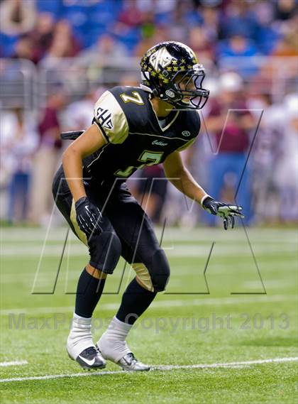 Thumbnail 3 in Flour Bluff vs. Calhoun (UIL 4A D2 Region 4 Area Playoff) photogallery.