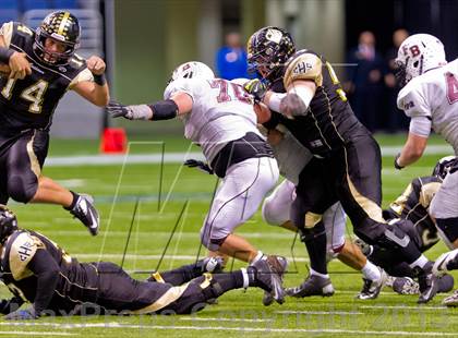 Thumbnail 2 in Flour Bluff vs. Calhoun (UIL 4A D2 Region 4 Area Playoff) photogallery.