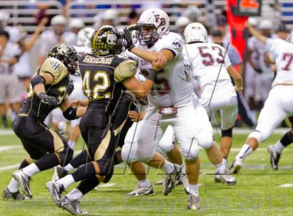 Thumbnail 1 in Flour Bluff vs. Calhoun (UIL 4A D2 Region 4 Area Playoff) photogallery.