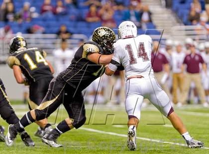 Thumbnail 2 in Flour Bluff vs. Calhoun (UIL 4A D2 Region 4 Area Playoff) photogallery.