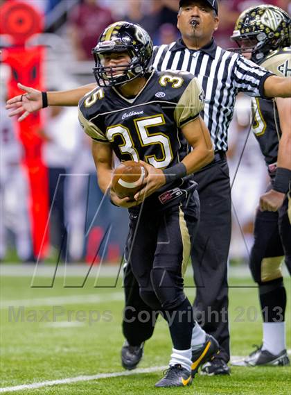 Thumbnail 2 in Flour Bluff vs. Calhoun (UIL 4A D2 Region 4 Area Playoff) photogallery.