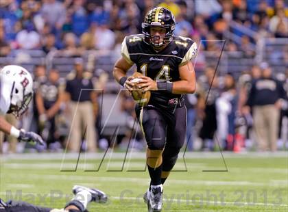 Thumbnail 1 in Flour Bluff vs. Calhoun (UIL 4A D2 Region 4 Area Playoff) photogallery.