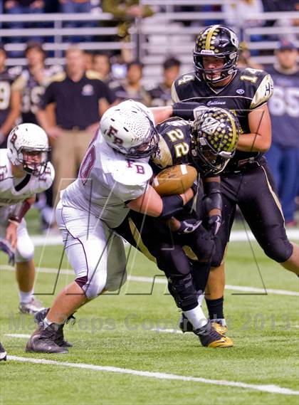 Thumbnail 2 in Flour Bluff vs. Calhoun (UIL 4A D2 Region 4 Area Playoff) photogallery.