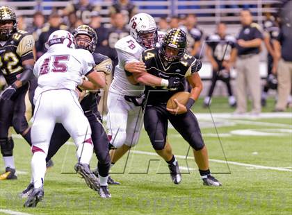 Thumbnail 3 in Flour Bluff vs. Calhoun (UIL 4A D2 Region 4 Area Playoff) photogallery.