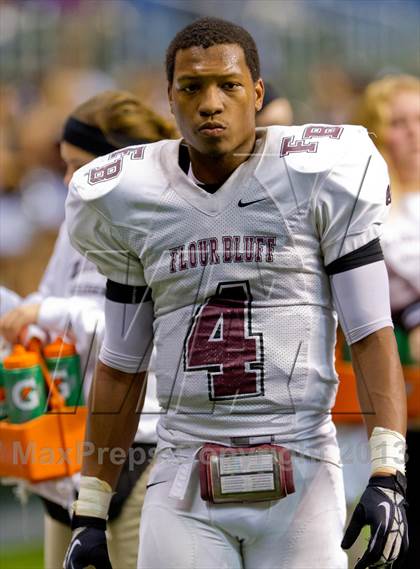 Thumbnail 2 in Flour Bluff vs. Calhoun (UIL 4A D2 Region 4 Area Playoff) photogallery.