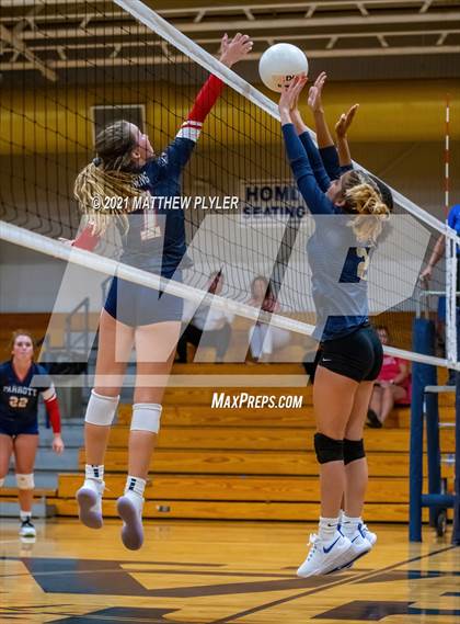 Thumbnail 3 in Arendell Parrott Academy @ Fayetteville Academy photogallery.