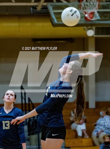 Thumbnail 3 in Arendell Parrott Academy @ Fayetteville Academy photogallery.