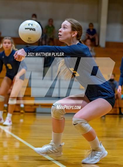 Thumbnail 3 in Arendell Parrott Academy @ Fayetteville Academy photogallery.