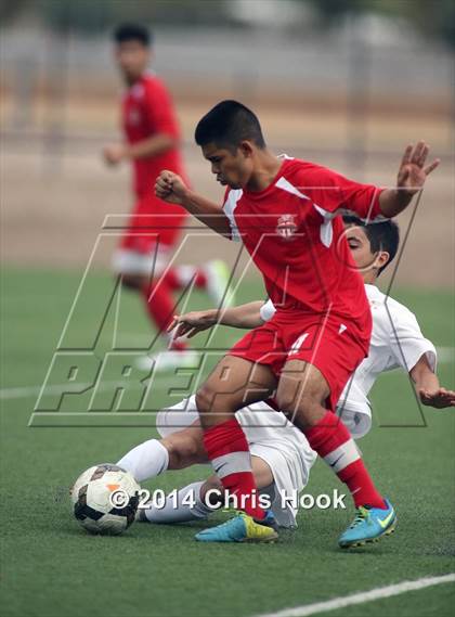 Thumbnail 1 in Tucson High Magnet School @ Salpointe Catholic (Brandon Bean Kickoff Classic - Semifinal) photogallery.