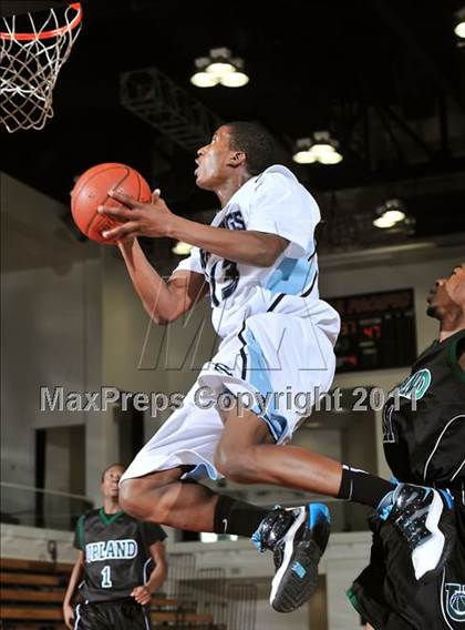 Thumbnail 3 in Upland vs. Corona del Mar (APU Shootout) photogallery.
