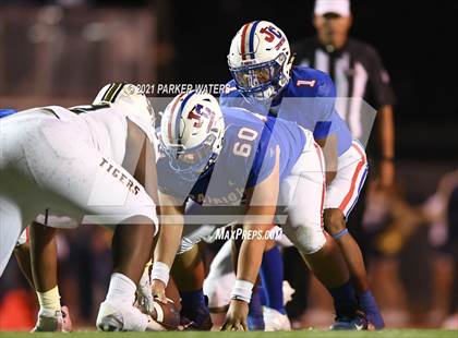 Thumbnail 3 in Holy Cross @ John Curtis Christian (LHSAA Round 1 Division 1 Playoff) photogallery.