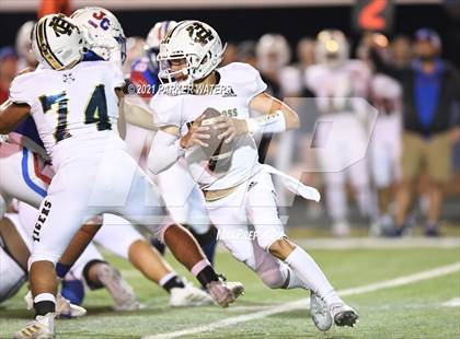 Thumbnail 3 in Holy Cross @ John Curtis Christian (LHSAA Round 1 Division 1 Playoff) photogallery.