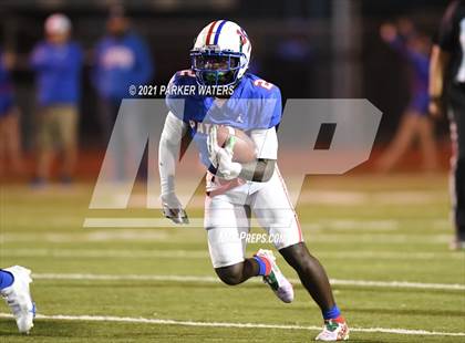 Thumbnail 2 in Holy Cross @ John Curtis Christian (LHSAA Round 1 Division 1 Playoff) photogallery.