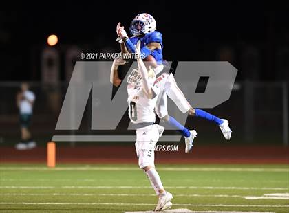 Thumbnail 3 in Holy Cross @ John Curtis Christian (LHSAA Round 1 Division 1 Playoff) photogallery.