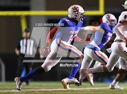 Thumbnail 3 in Holy Cross @ John Curtis Christian (LHSAA Round 1 Division 1 Playoff) photogallery.