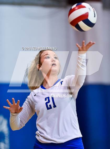 Thumbnail 2 in Paris vs Clinton  (AHSAA 3A  2nd Round Playoff) photogallery.