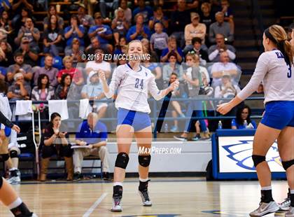 Thumbnail 2 in Paris vs Clinton  (AHSAA 3A  2nd Round Playoff) photogallery.
