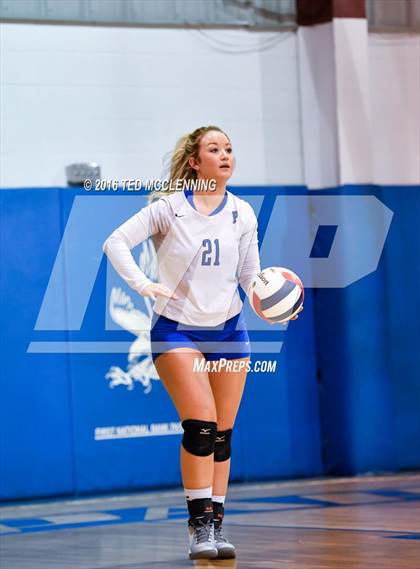 Thumbnail 1 in Paris vs Clinton  (AHSAA 3A  2nd Round Playoff) photogallery.