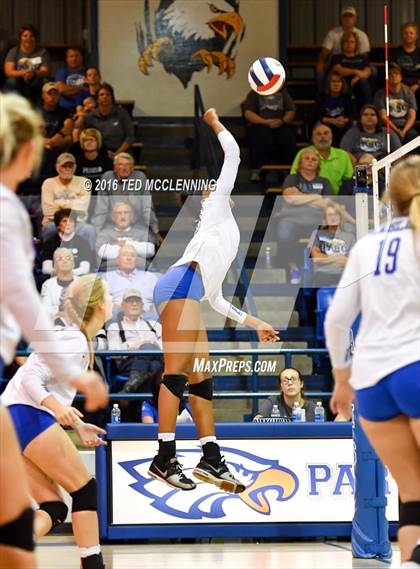 Thumbnail 3 in Paris vs Clinton  (AHSAA 3A  2nd Round Playoff) photogallery.
