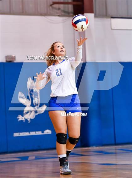 Thumbnail 2 in Paris vs Clinton  (AHSAA 3A  2nd Round Playoff) photogallery.