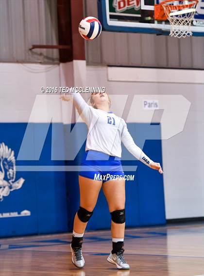 Thumbnail 2 in Paris vs Clinton  (AHSAA 3A  2nd Round Playoff) photogallery.