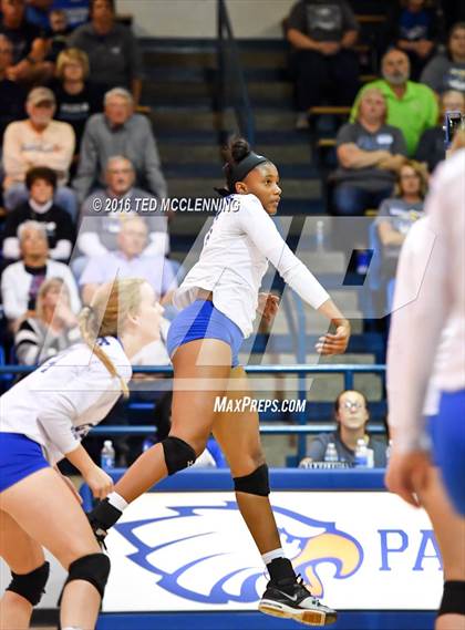Thumbnail 1 in Paris vs Clinton  (AHSAA 3A  2nd Round Playoff) photogallery.