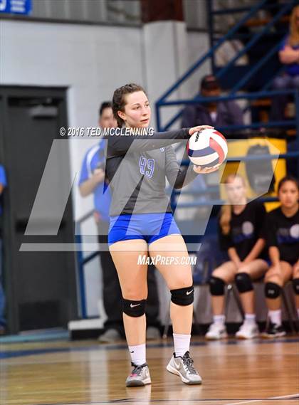 Thumbnail 2 in Paris vs Clinton  (AHSAA 3A  2nd Round Playoff) photogallery.